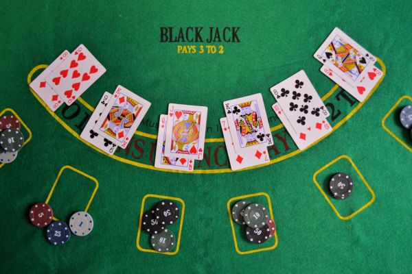 Cách chơi blackjack đơn giản và dễ thắng